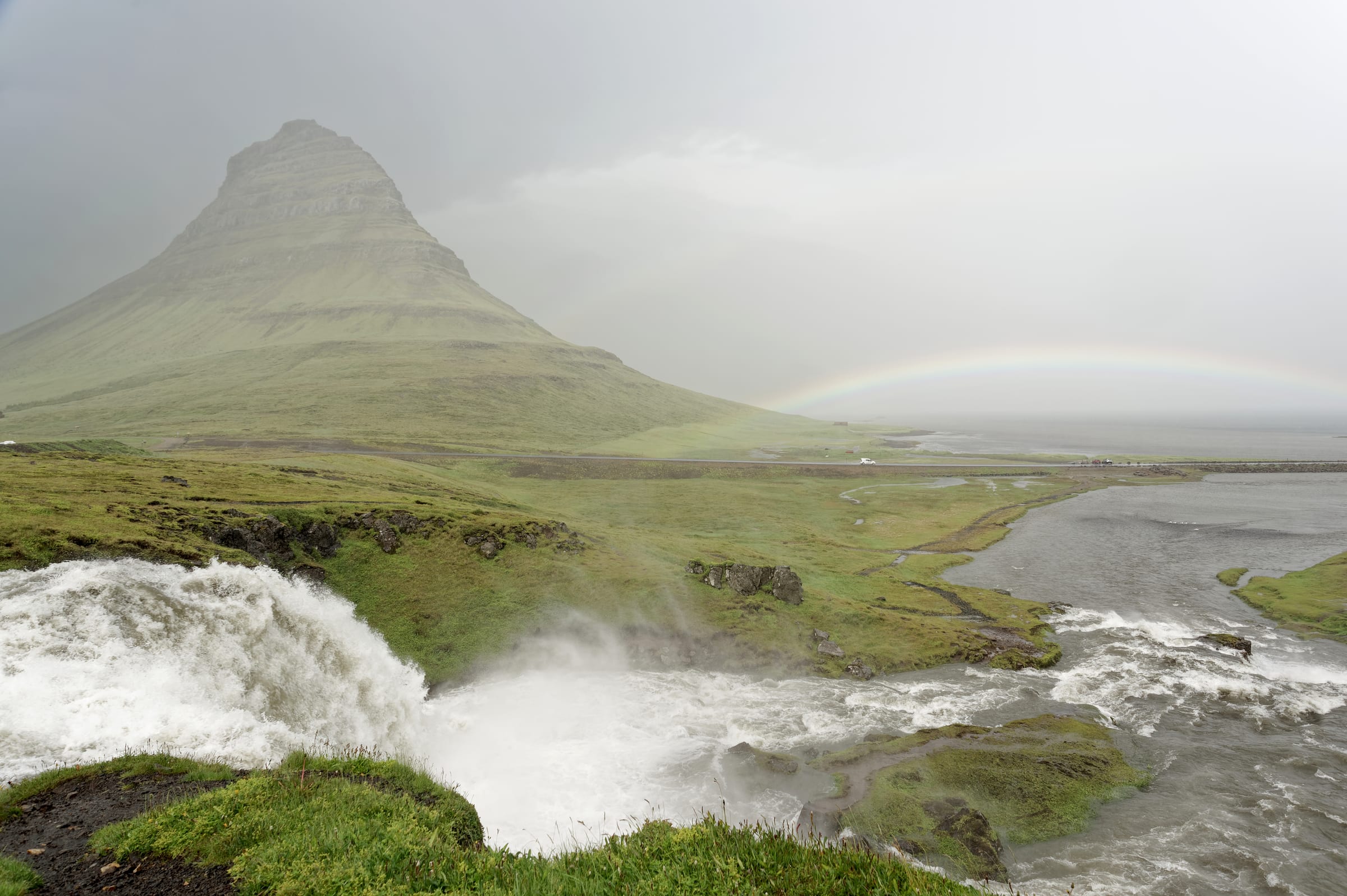 Kirkjufell Mountain & Kirkjufellsfoss in West Iceland (Snæfellsnes)